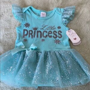 Baby girl dress size 0-6 months light green NWT